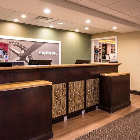 Hampton Inn And Suites Шерц Екстериор снимка