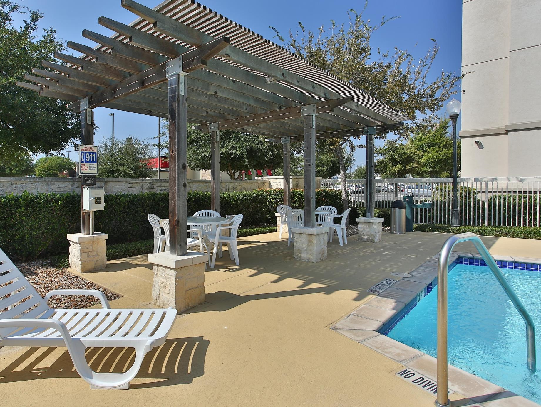 Hampton Inn And Suites Шерц Екстериор снимка