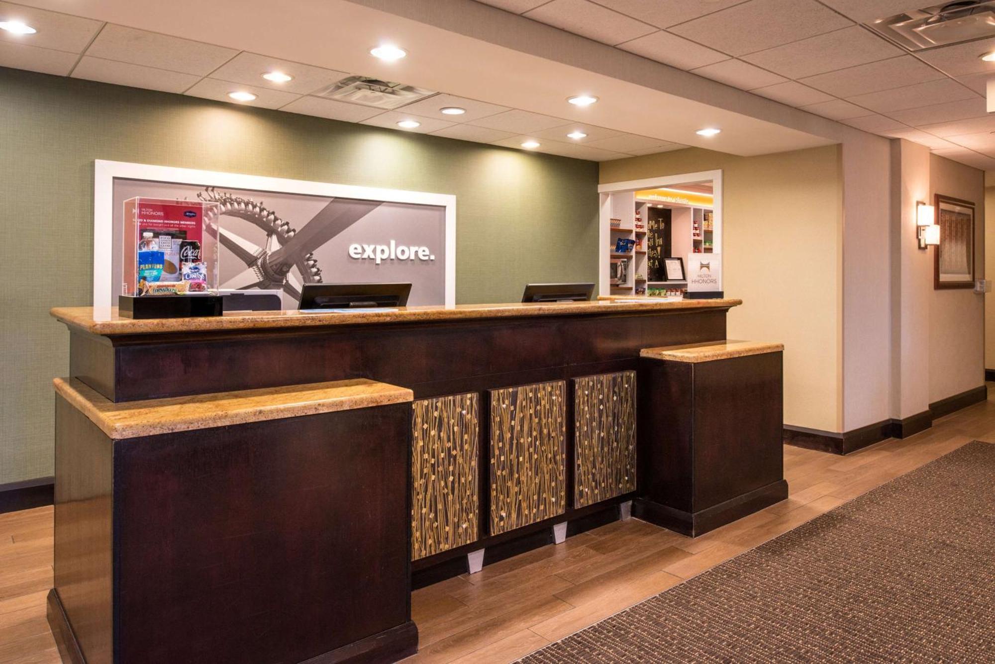 Hampton Inn And Suites Шерц Екстериор снимка
