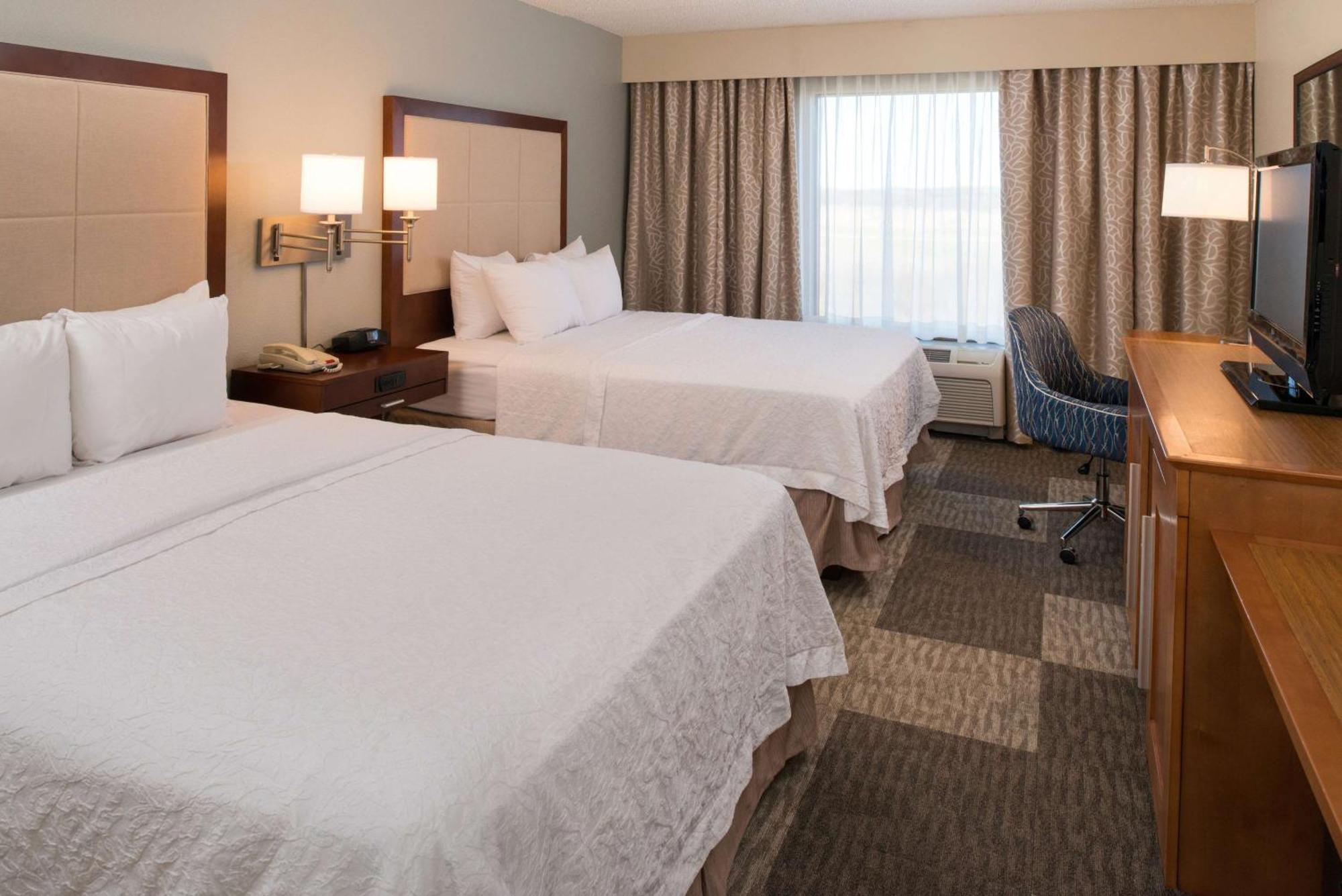 Hampton Inn And Suites Шерц Екстериор снимка