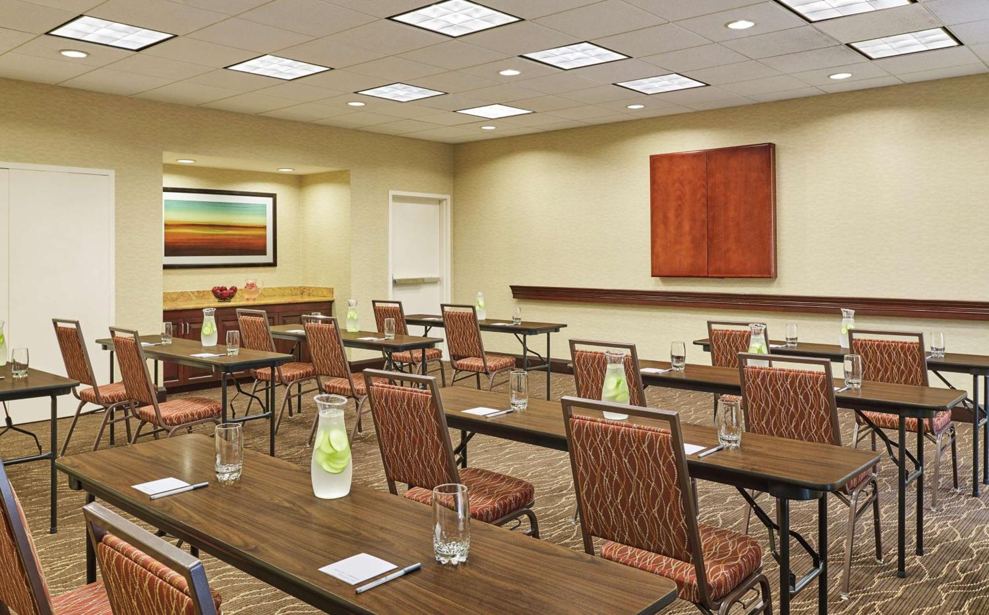 Hampton Inn And Suites Шерц Екстериор снимка