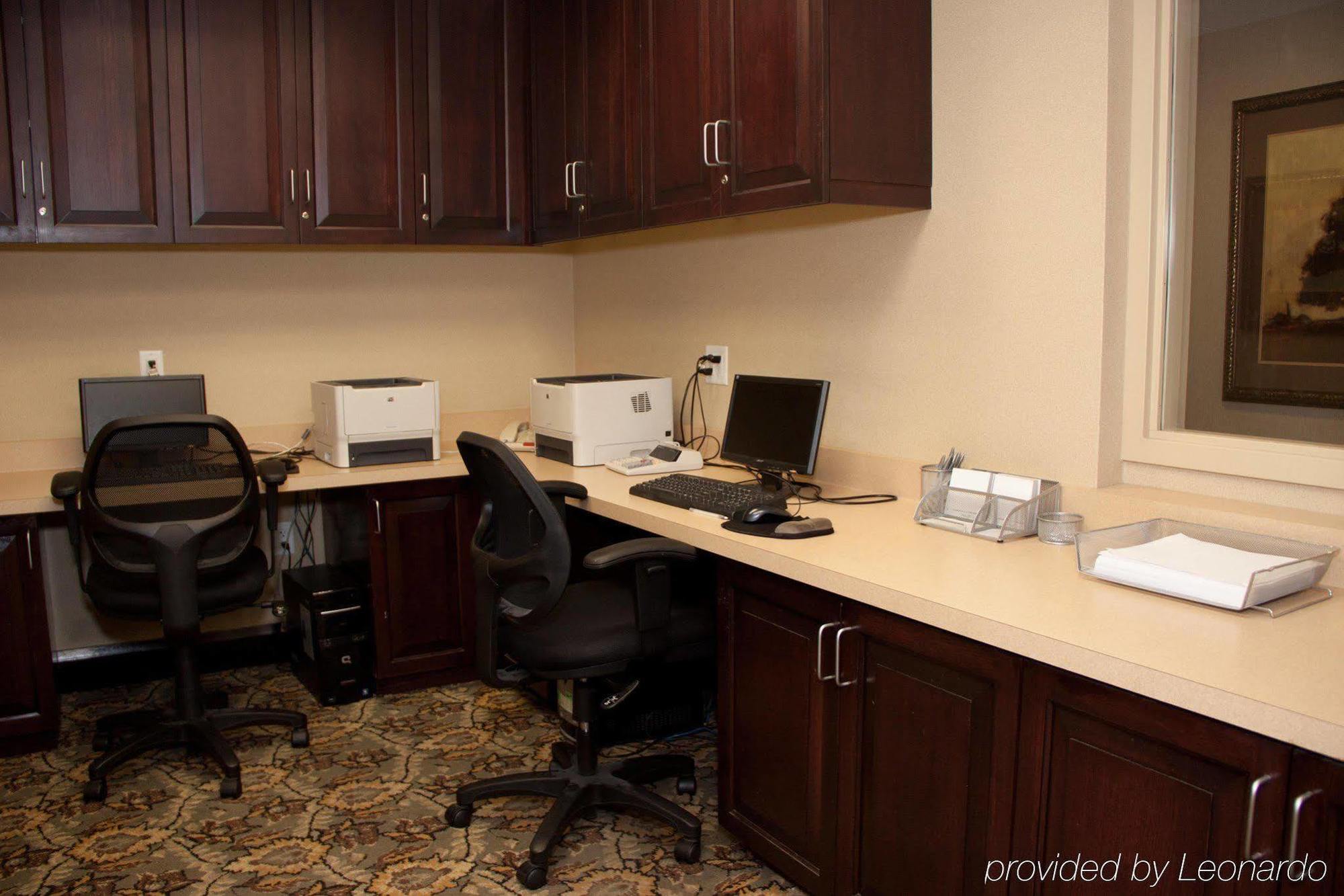 Hampton Inn And Suites Шерц Съоръжения снимка