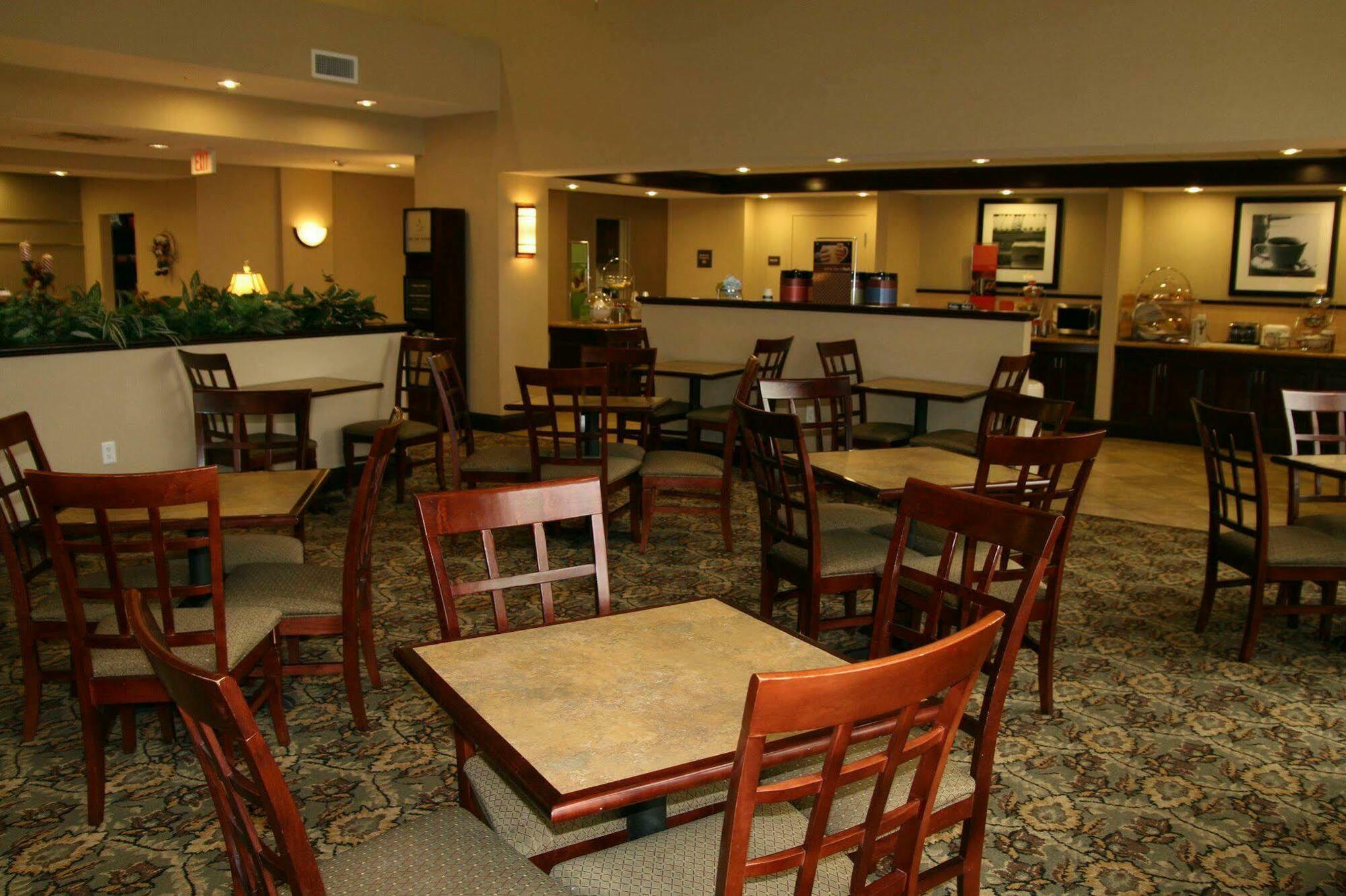 Hampton Inn And Suites Шерц Ресторант снимка